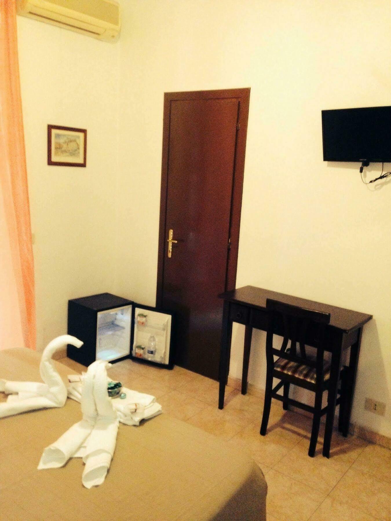 Dixi Bird Guesthouse ローマ エクステリア 写真